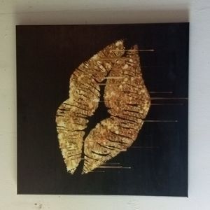 Gold kiss wall canvas